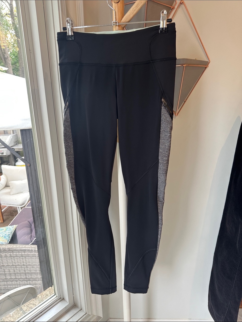 LULULEMON Rain-On Train-On Tight Black Gray Active Leggings Run Running Size 4